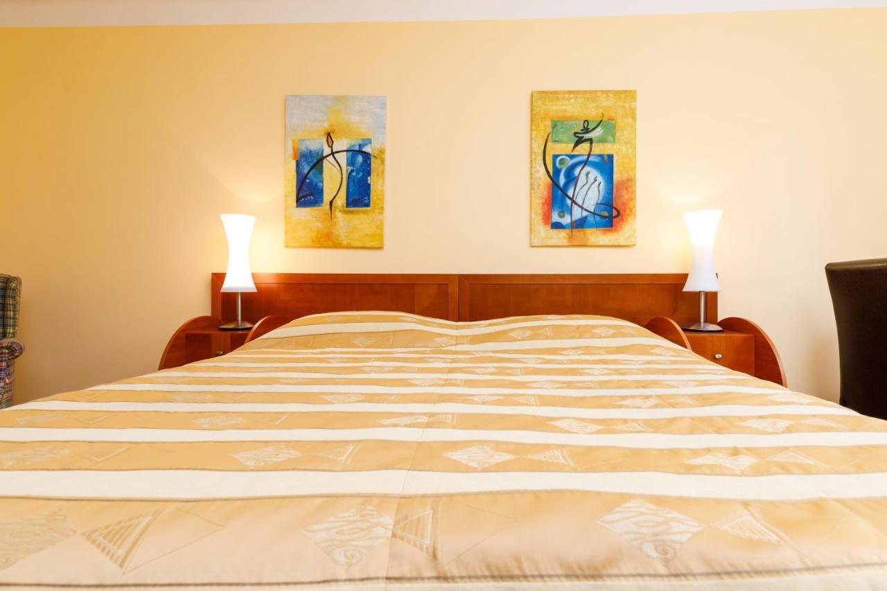 Apartments Tgm 11 Karlsbad Eksteriør billede